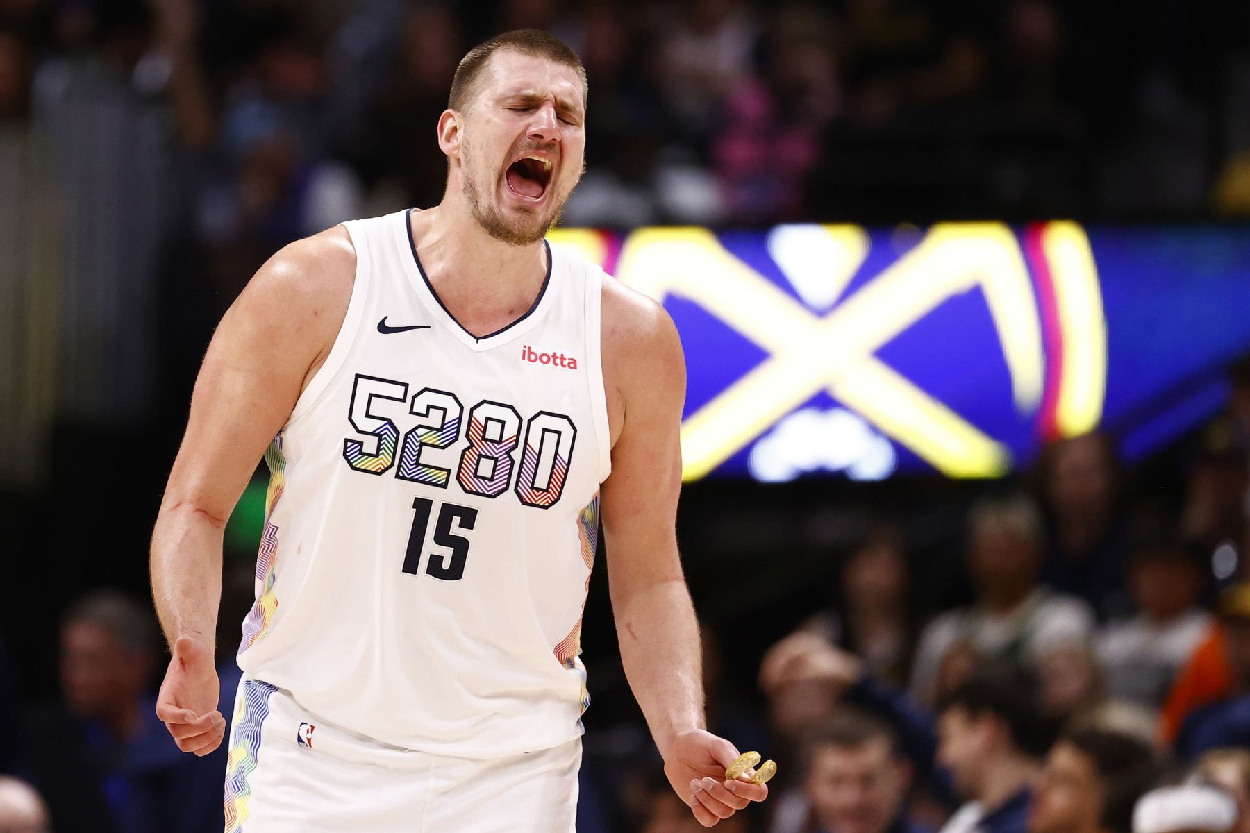 Jokic ยิงทริปเปิลดับเบิลหลังจากผ่านไปสามควอเตอร์ ช่วยให้นักเก็ตขึ้นนำเป็นเลขสองหลัก