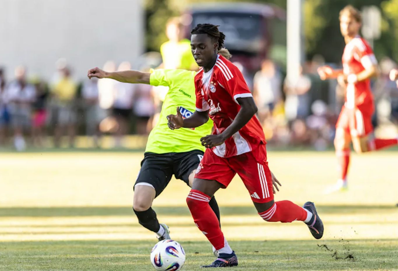 Bild: นักเตะบาเยิร์น มิวนิควัย 17 ปี ถูกส่งกลับไปยังสโมสรเก่าของเขา หลังจากไปสถานบันเทิงยามค่ำคืนบ่อยๆ