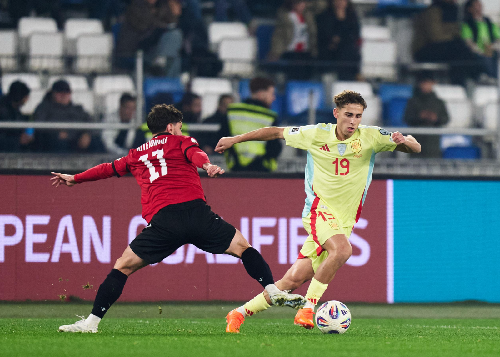 สเปน พบ จอร์เจีย : อัตราการเลี้ยงบอล 61-39, สกอร์ 10-5