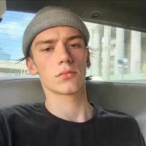 6686体育银牌作者Chloe