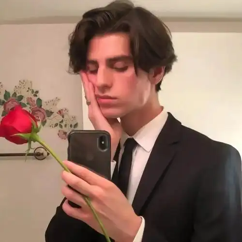 6686体育铜牌作者Felicia