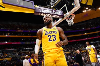 การ์เน็ตต์: อาการบาดเจ็บของเจมส์เหมือนกับการกดดันผู้บริหารมากกว่า เขาต้องการเป็นฝ่ายริเริ่ม