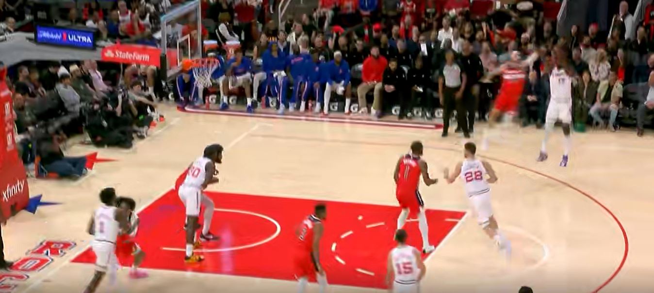 พลังยิงเต็ม! ผู้เล่นร็อคเก็ตส์ 4 คนทำคะแนนเป็นสองเท่าในช่วงพักครึ่ง และทำคะแนนได้ 81 แต้มในช่วงพักครึ่ง