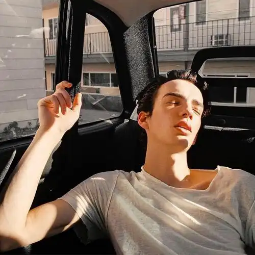 6686体育海外作者Zachary