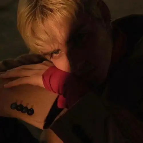 6686体育铁牌作者Helena